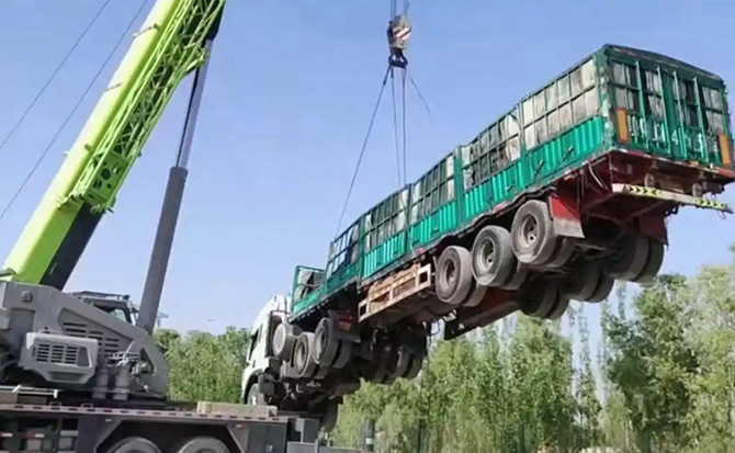 梓潼道路脱困救援案例
